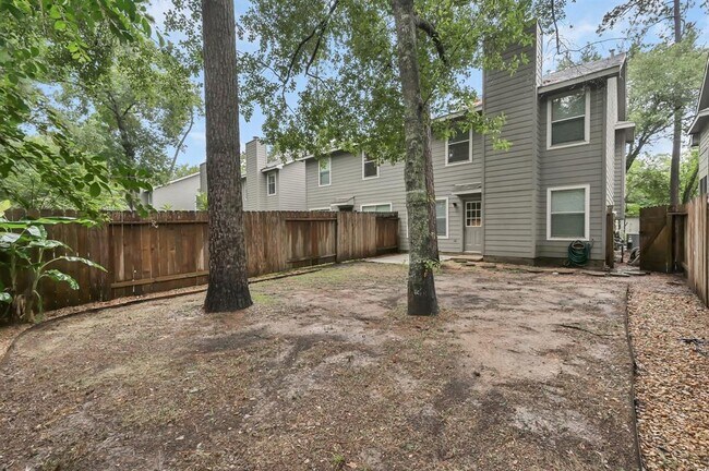 Building Photo - 27 S Villa Oaks Dr