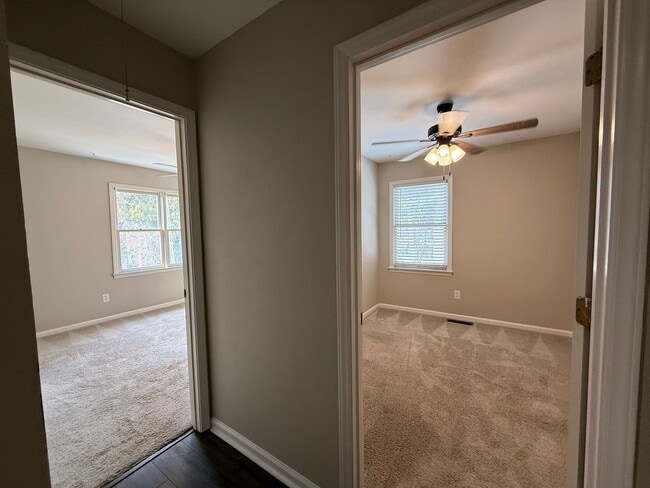 Building Photo - 3-Bedroom Townhome Just Minutes From Downtown Hickory!