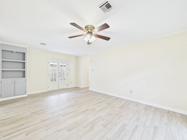 Building Photo - Coming Soon! 2 Bedroom 2 Bathroom