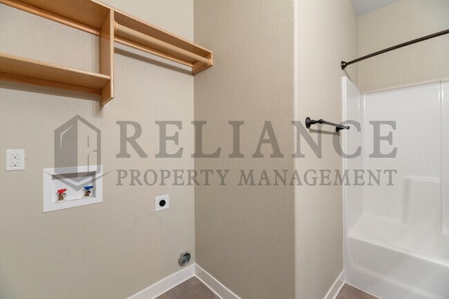 Building Photo - 13619 W Hunters View Ct