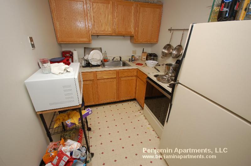 Building Photo - 312 Tappan St