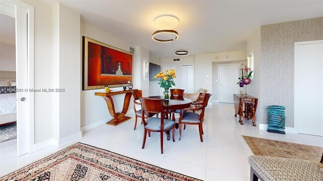 Building Photo - 3625 N Country Club Dr