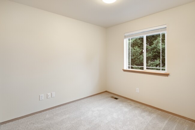 Building Photo - 19510 12th Ave Ct E