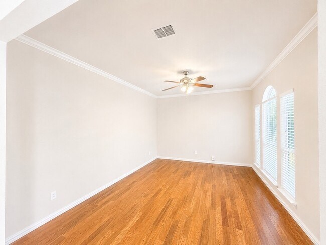 Building Photo - 709 Ridgemont Dr