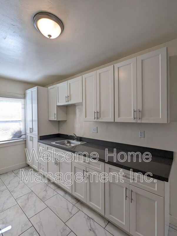 Building Photo - 1930 California St