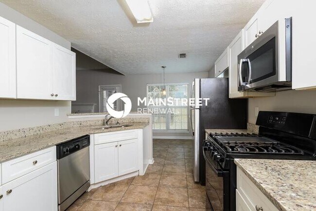 Building Photo - 3 Bedroom Pet-Friendly Home in Decatur, GA with Main Street Renewal