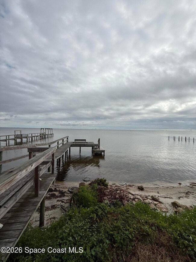 Building Photo - 1540 Riverside Dr