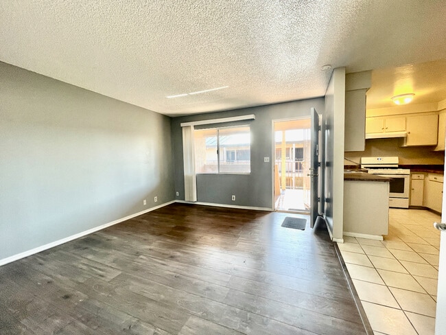 Building Photo - 2501 W Redondo Beach Blvd