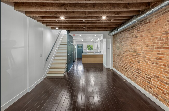 Building Photo - BEAUTIFULLY RENOVATED on the best block in Remington
