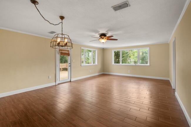 Building Photo - 146 Menendez Rd