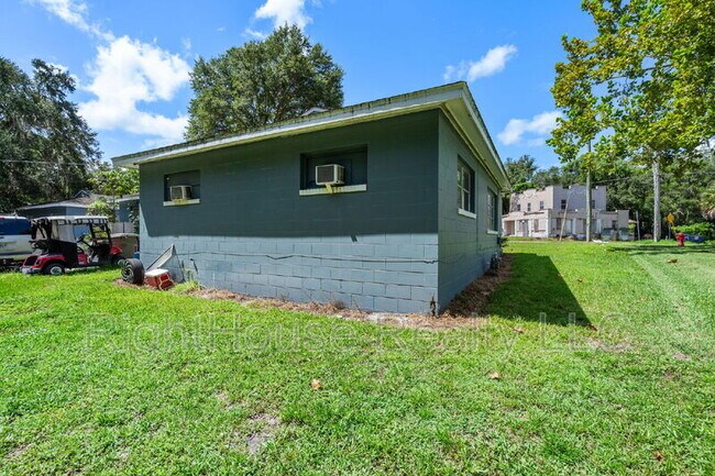 Building Photo - 1220 Sunshine Ave