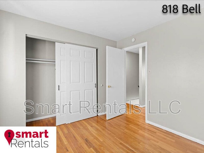 Building Photo - 818 Bell Ave