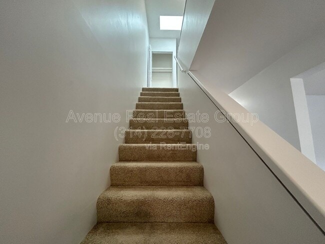 Building Photo - 3831 Blaine Ave