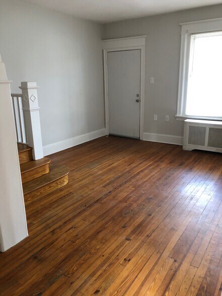 Building Photo - 5033 Ditman St