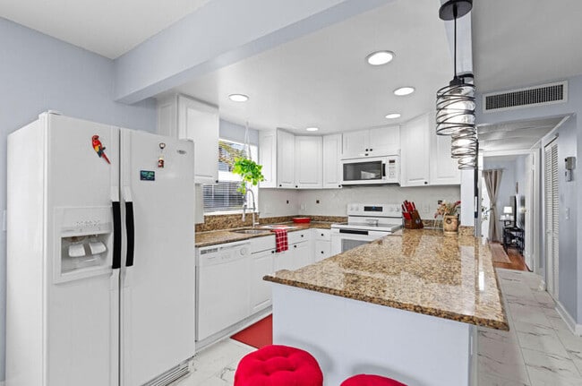 Building Photo - 212 Tuscany D