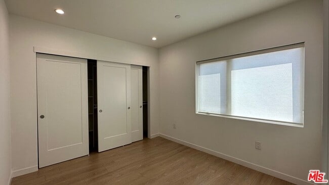 Building Photo - 5226 Satsuma Ave