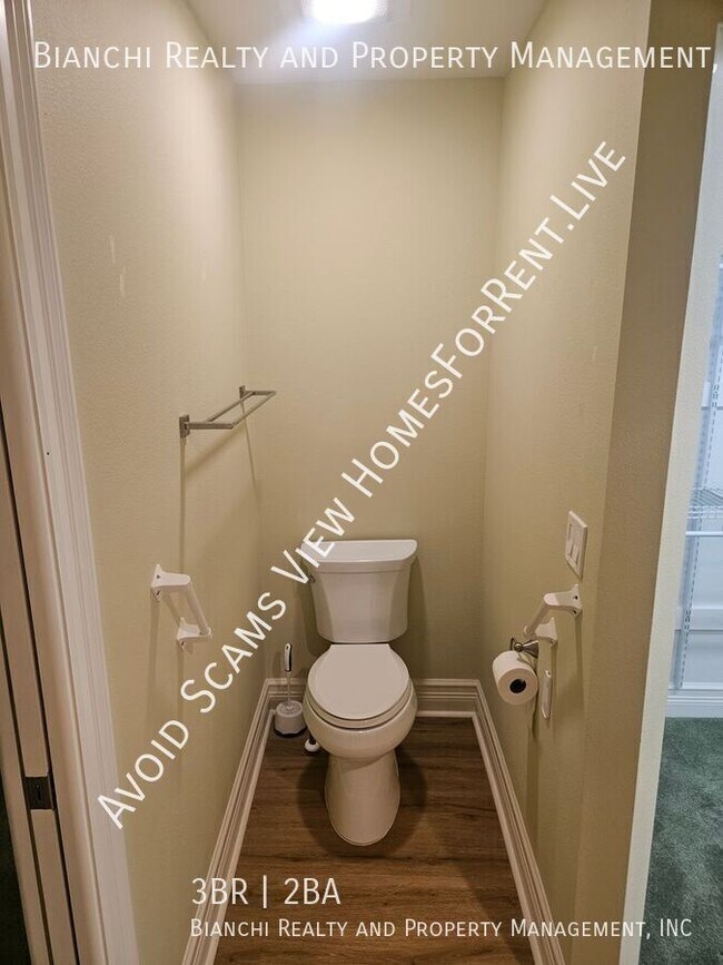 Building Photo - 2361 Bentley Dr
