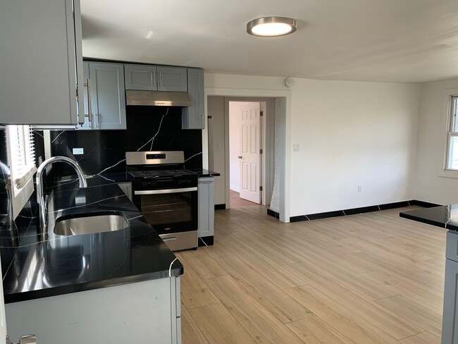 Building Photo - 424 Dixwell Ave