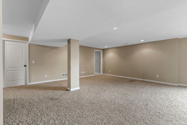 Building Photo - Spacious 3-Bed, 3-Bath Home in Wentzville