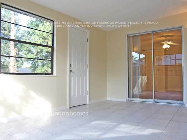 Building Photo - 8685 Brackenwood Dr