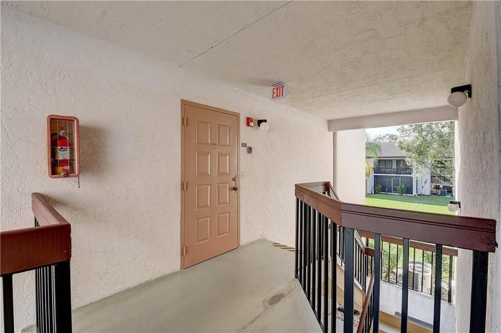 Building Photo - 5040 Rose Hill Dr