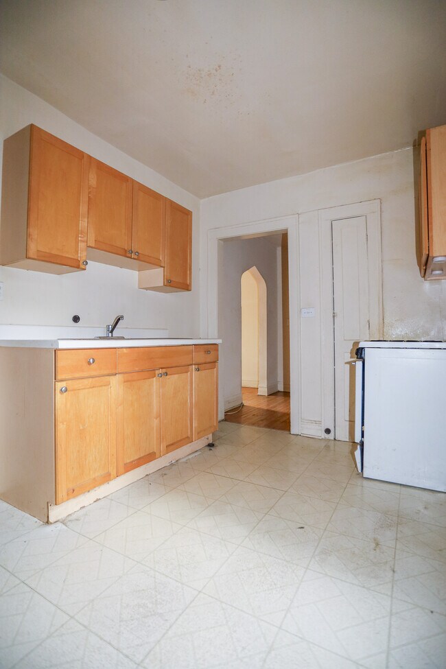 Building Photo - 2958 N Seeley Ave