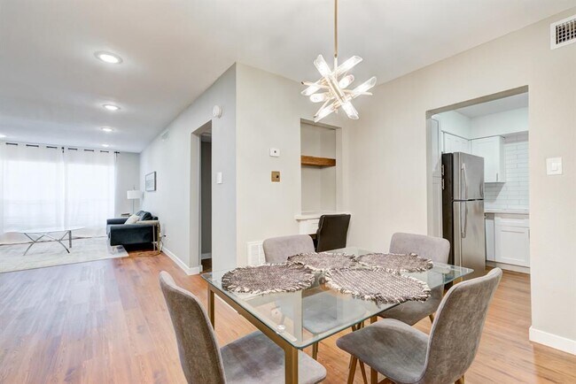 Building Photo - 2701 Bellefontaine St