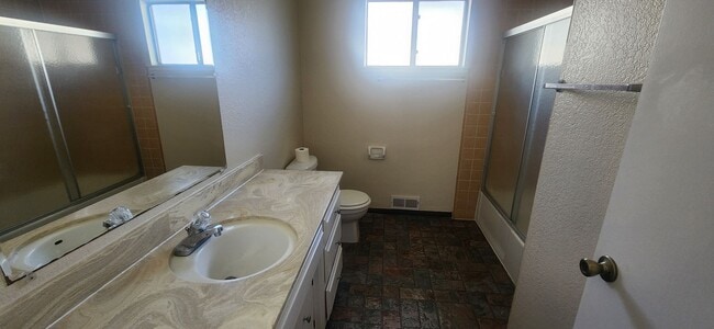 Building Photo - 8132001/37