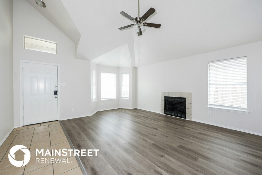 Building Photo - 910 Ragland Dr
