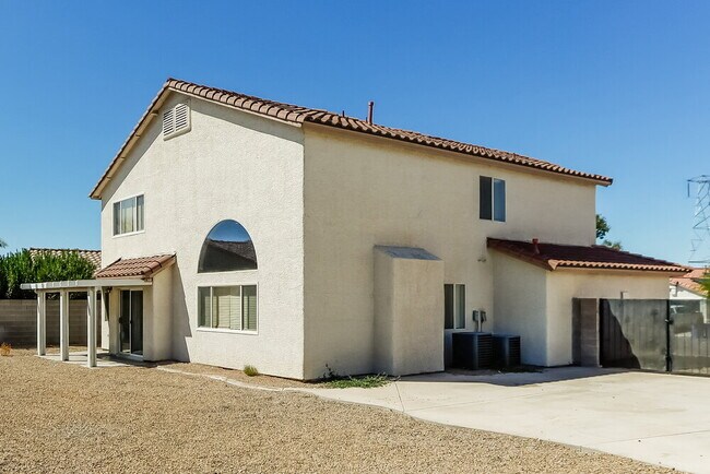 Building Photo - 995 River Walk Ct