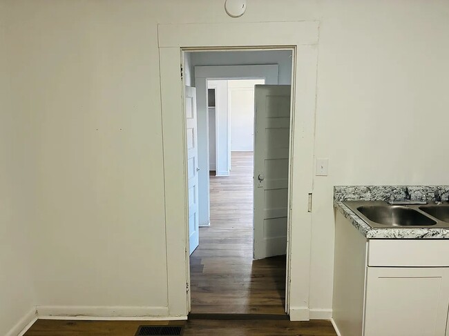 Building Photo - 1405 Tuscaloosa Ave