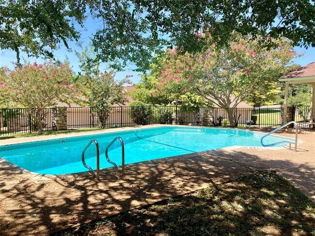 Building Photo - 8402 Alta Mesa