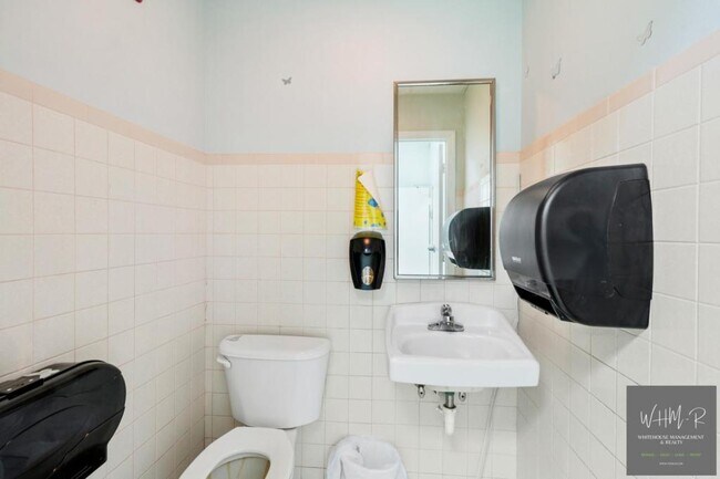 Building Photo - 926 Quincy St