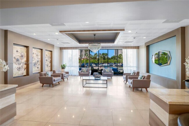 Building Photo - 3701 N Country Club Dr