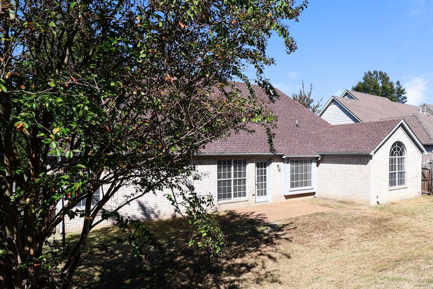 Building Photo - 10109 Lynham Dr