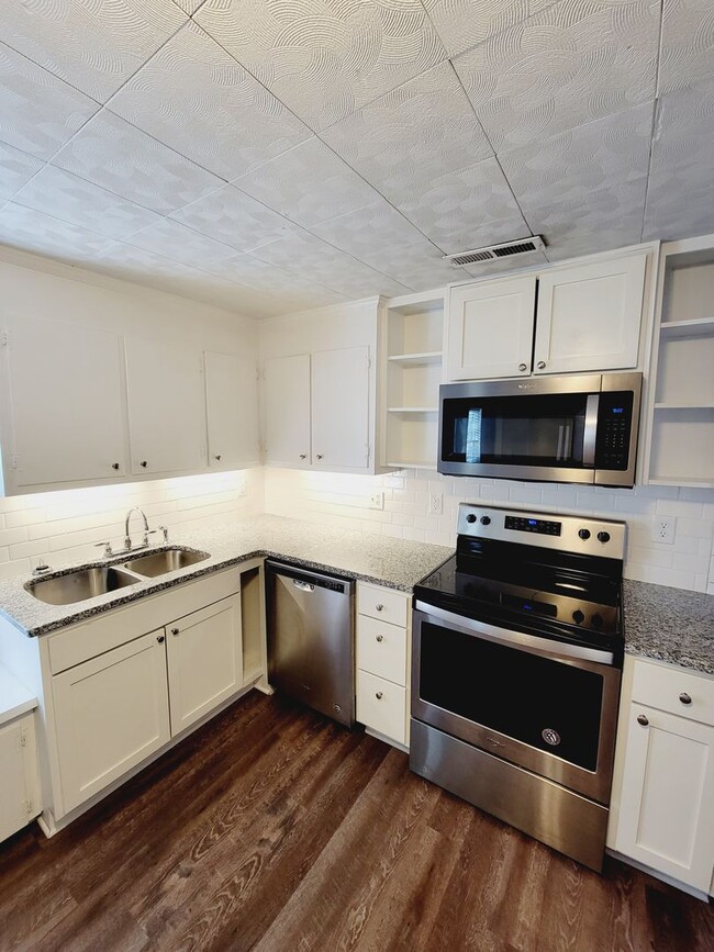 Building Photo - WRIGHTSVILLE AVE - Charming Cottage Style ...