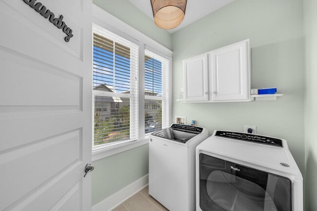 Building Photo - 6 Wilkes Rd