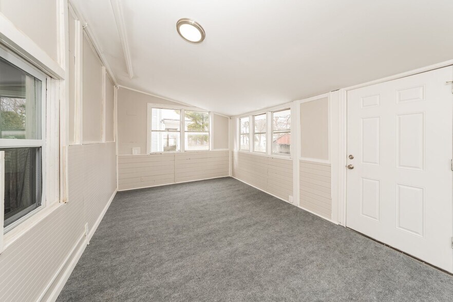 Building Photo - 308 Ave B
