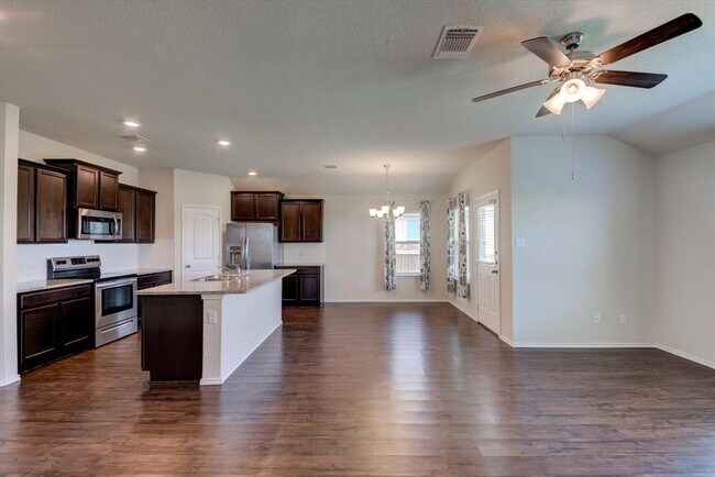 Building Photo - 403 Kyra Ln