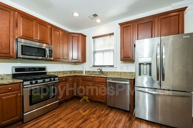 Building Photo - 5194 Celtic Dr