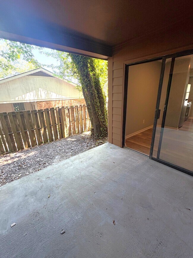 Building Photo - 1725 Kathleen Dr