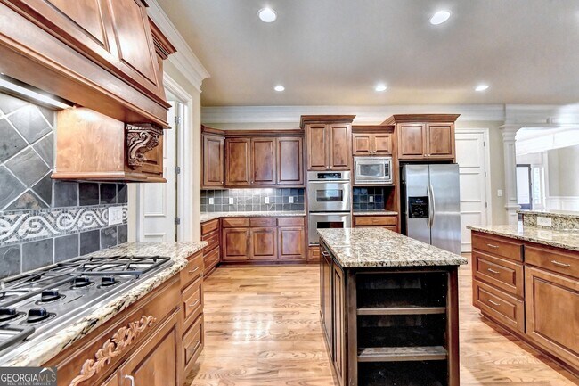 Building Photo - 8920 Doral Dr