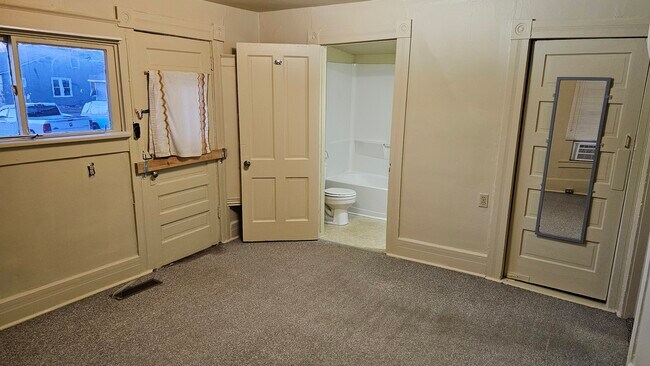 Bedroom - 1013 Oak St