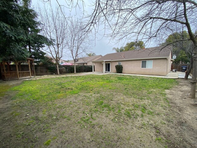 Building Photo - NW Visalia Home coming soon!!