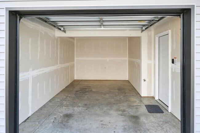 Building Photo - Lamp 55th Ave, LLC