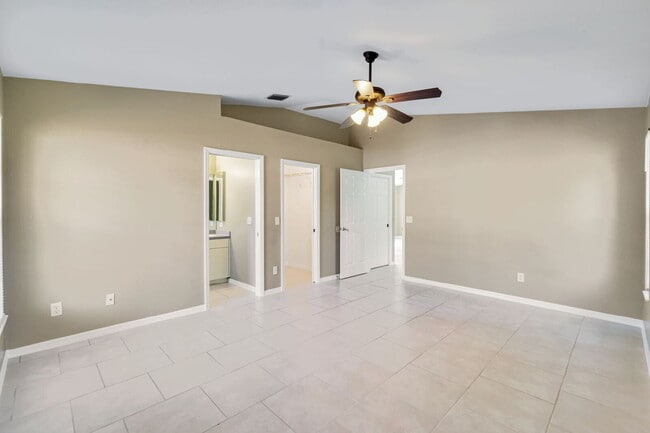 Building Photo - Your Next Home Is Here – 3BR/2BA in San Ca...