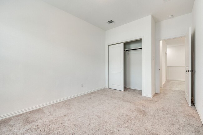 Building Photo - 9912 Schramm St