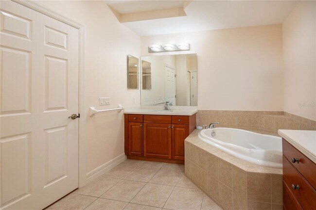 Building Photo - 5591 Cannes Cir