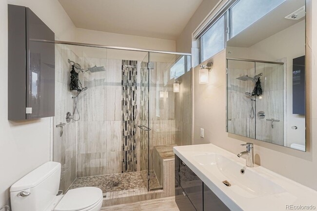 Building Photo - 2915 Umatilla St