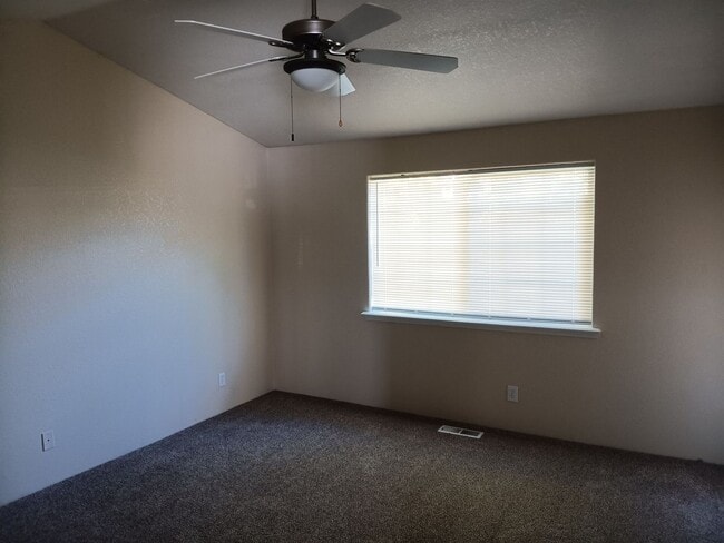 Building Photo - Cozy and Spacious Home for Rent